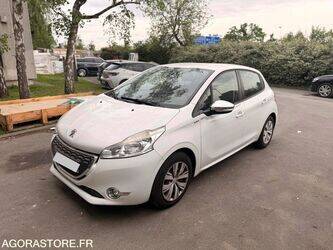 2014-peugeot-208-1444412-46720080