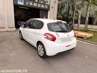 2014-peugeot-208-1444412-46720084