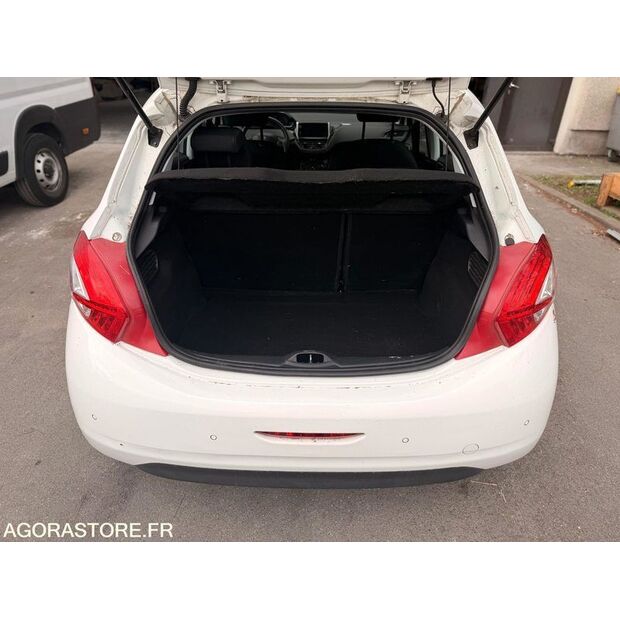 2014 بيجو 208-46720088