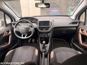 2014-peugeot-208-1444412-46720091