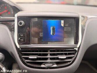 2014-peugeot-208-1444412-46720092