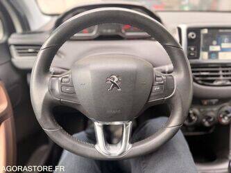 2014-peugeot-208-1444412-46720093