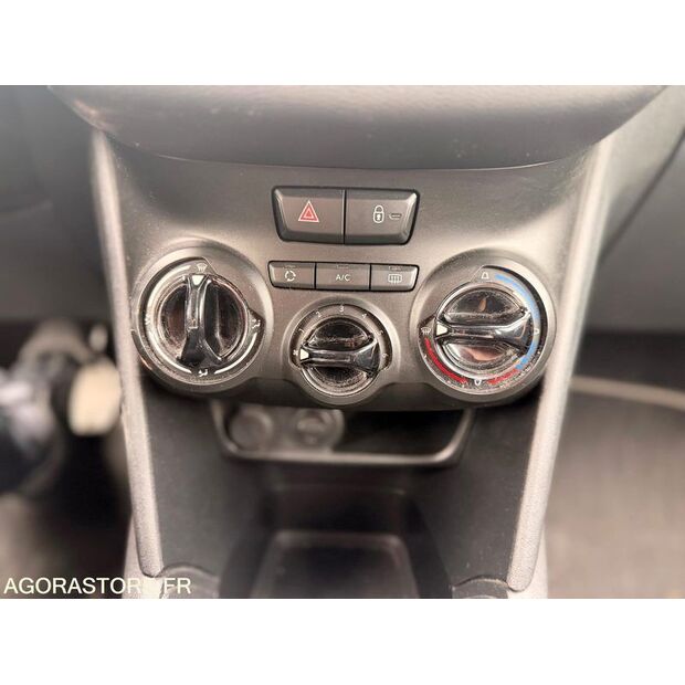 2014 بيجو 208-46720094