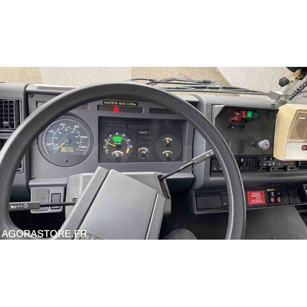 1997 Renault M210-46720118