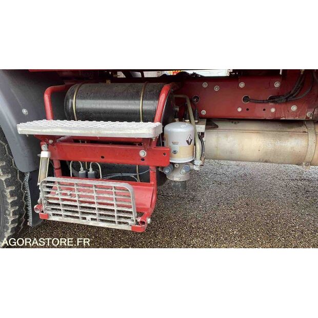 1997 Renault M210-46720126