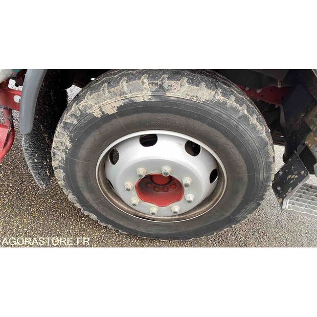 1997 Renault M210-46720131