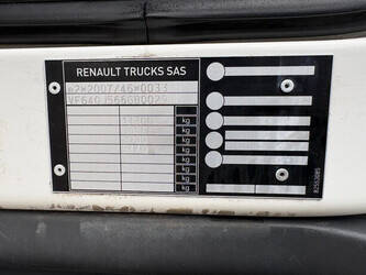 2015-renault-d-1444425-46720472