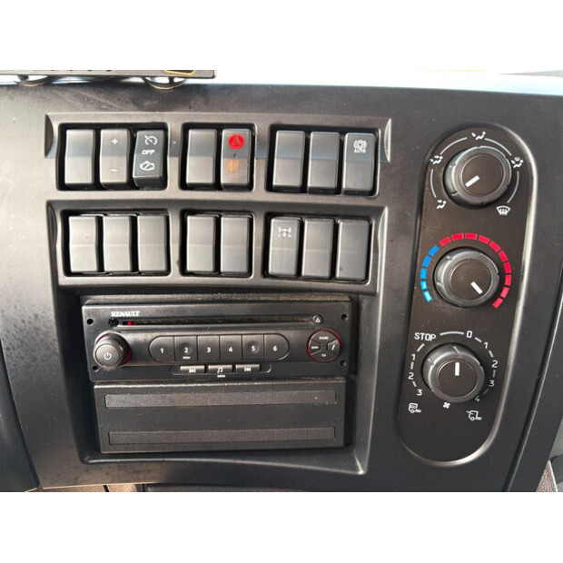 2015 Renault D-46720483