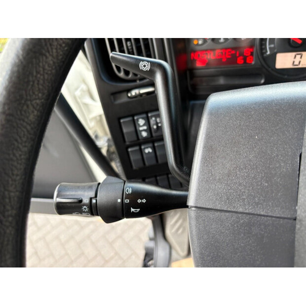 2015 Renault D-46720486