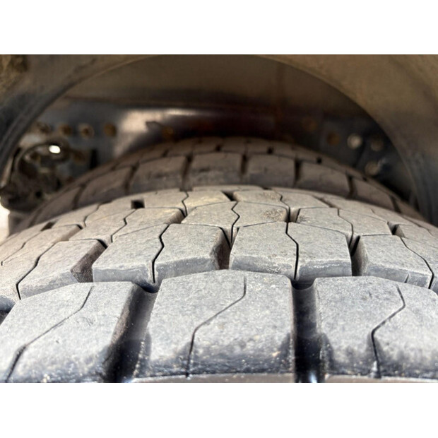 2015 Renault D-46720494