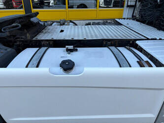 2017-man-tgx-18-480-1444426-46720507