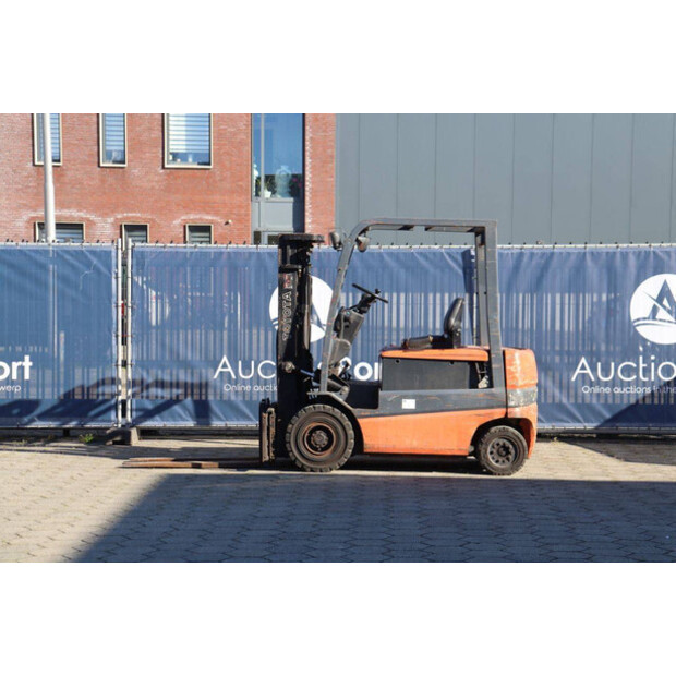 2001 Toyota FBMF25-46720555