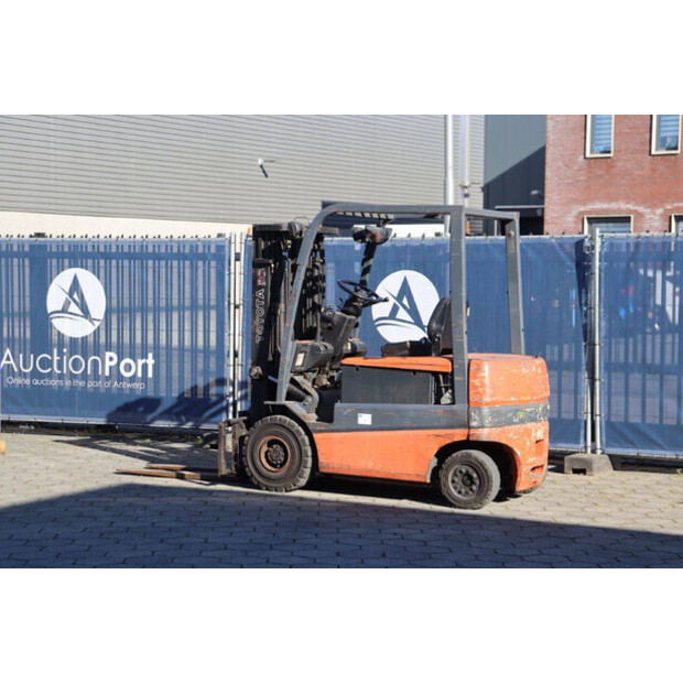 2001 Toyota FBMF25-46720556