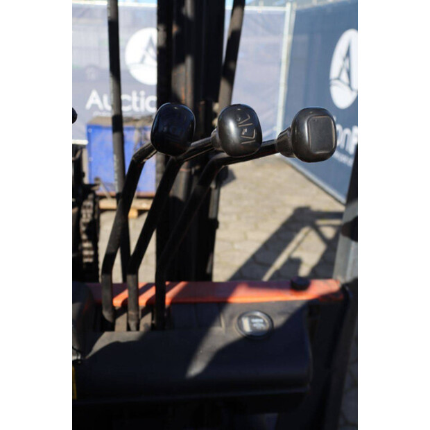 2001 Toyota FBMF25-46720579