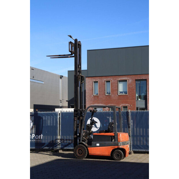 2001 Toyota FBMF25-46720587