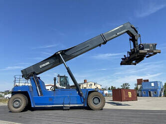 Image for REACHSTACKERS 2019 KALMAR DRG450-82S5HCXS