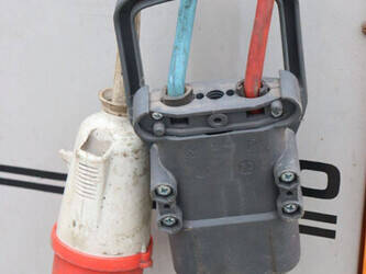 2005-toyota-7fbmf25-1444442-46721054