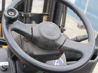 2005-toyota-7fbmf25-1444442-46721071