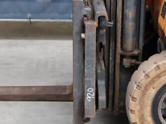 2001-still-r50-15-1444454-46721569