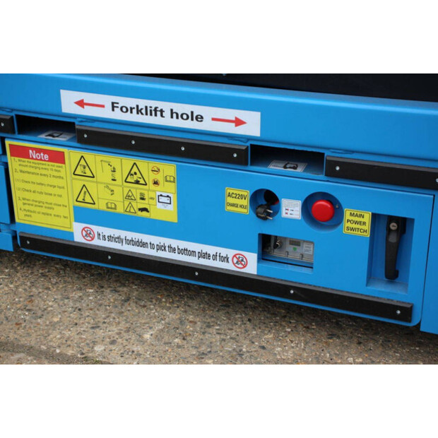 2025 AT CLS08-46721823