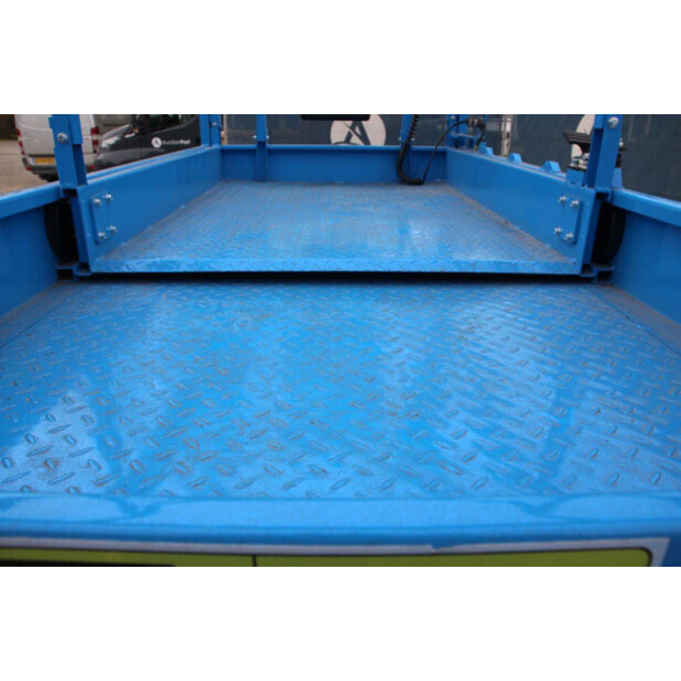 2025 AT CLS08-46721827