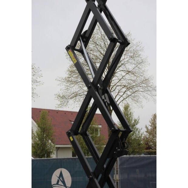 2025 AT CLS08-46721838