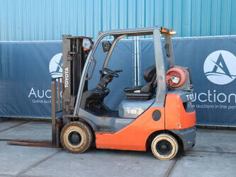 2019-toyota-02-8fgf18-1444470-46722078