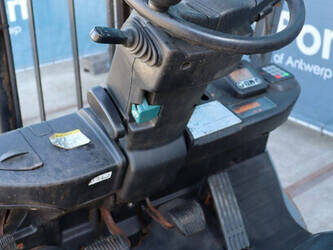 2019-toyota-02-8fgf18-1444470-46722102