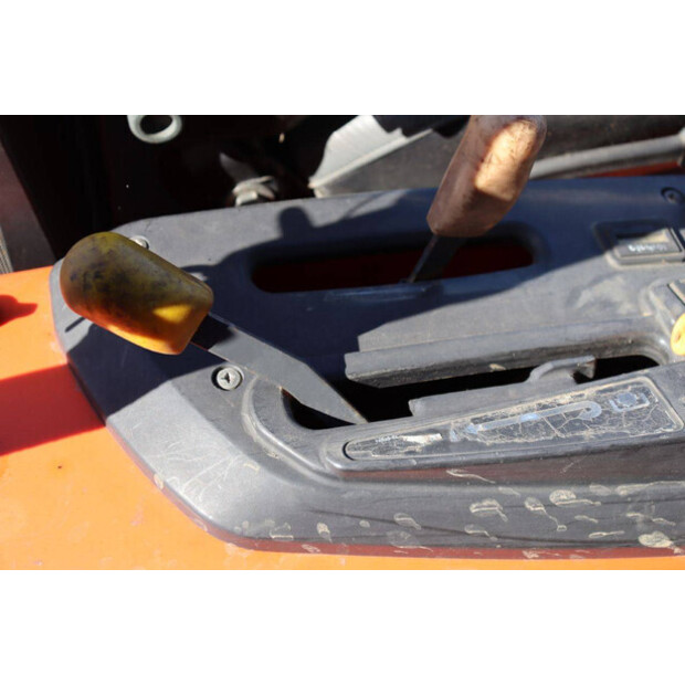 كوبوتا ZD326-46722308