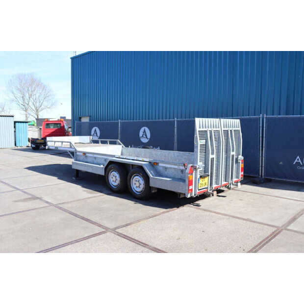 2022 VELDHUIZEN P33-2-46722317