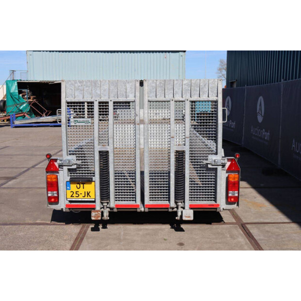 2022 VELDHUIZEN P33-2-46722319