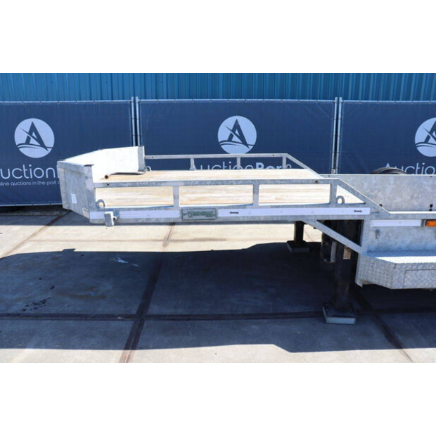 2022 VELDHUIZEN P33-2-46722324