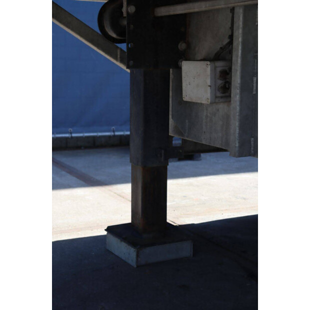 2022 VELDHUIZEN P33-2-46722326