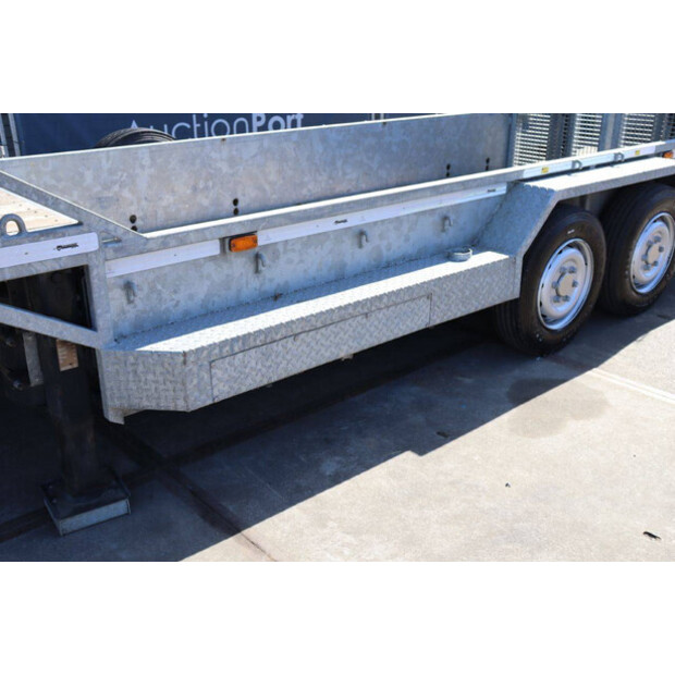 2022 VELDHUIZEN P33-2-46722329