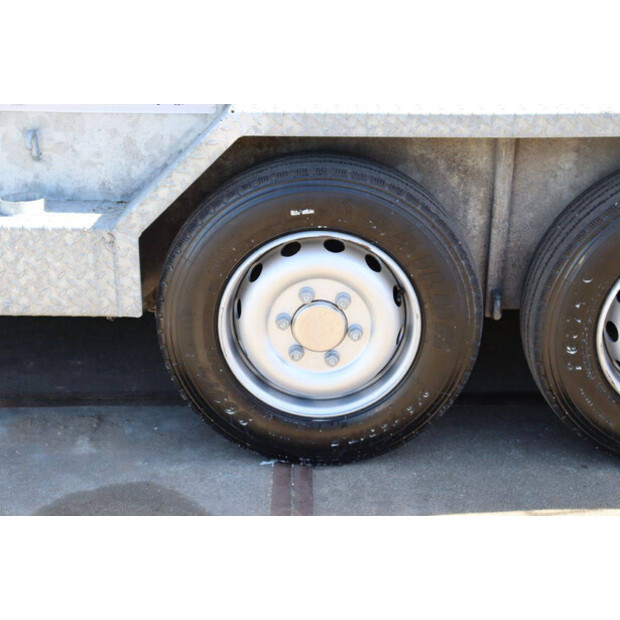 2022 VELDHUIZEN P33-2-46722330