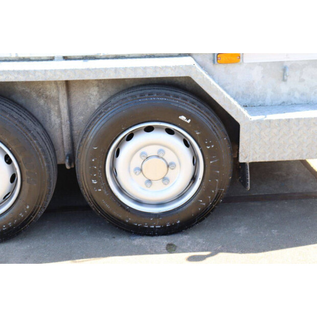 2022 VELDHUIZEN P33-2-46722331