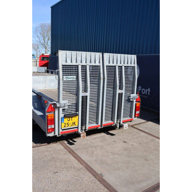 2022 VELDHUIZEN P33-2-46722332