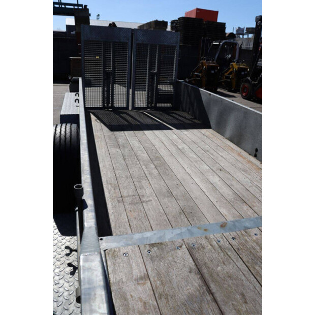 2022 VELDHUIZEN P33-2-46722334