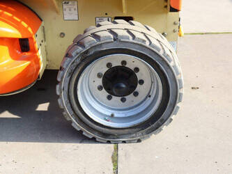 2010-jlg-4069le-1444480-46722420