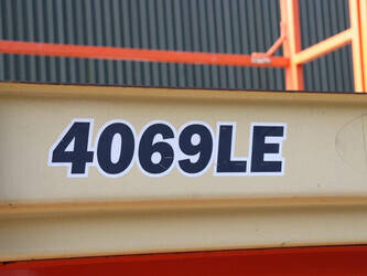 2010-jlg-4069le-1444480-46722428