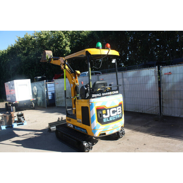 2020 جيه سي بي 19C-1E-46722611