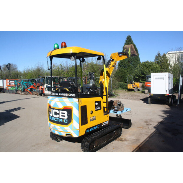 2020 جيه سي بي 19C-1E-46722613