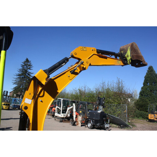 2020 جيه سي بي 19C-1E-46722616