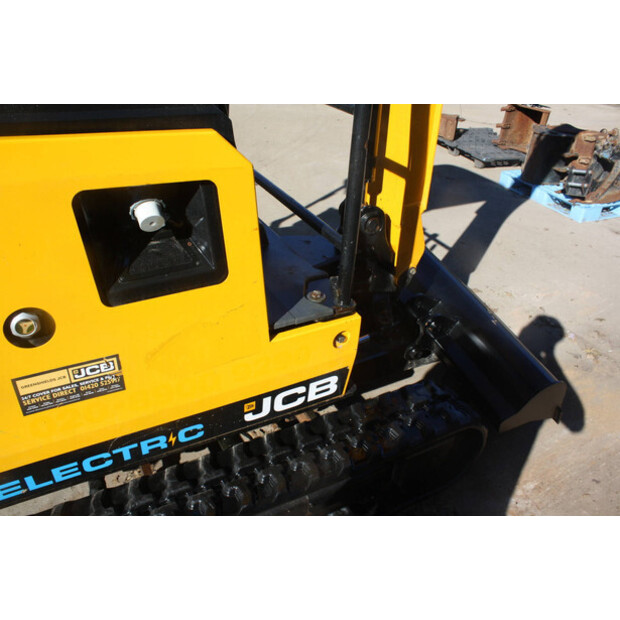 2020 جيه سي بي 19C-1E-46722621