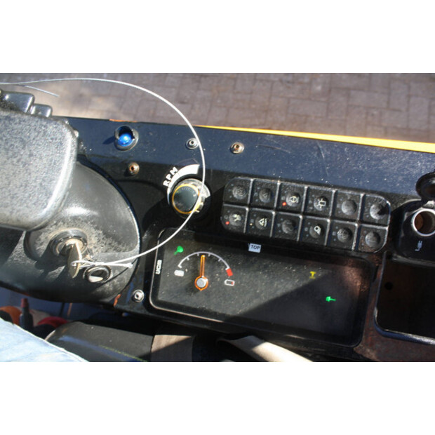 2020 جيه سي بي 19C-1E-46722623