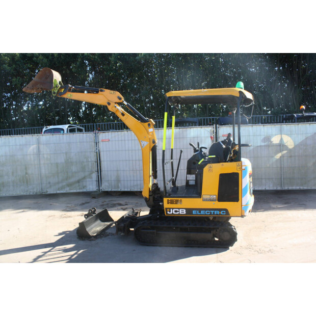 2020 جيه سي بي 19C-1E-46722627