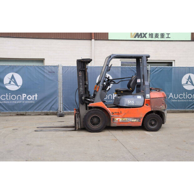 2000 Toyota 42-7FGF25-46722665