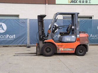 Image de CHARIOTS ÉLÉVATEURS 2000 Toyota 42-7FGF25