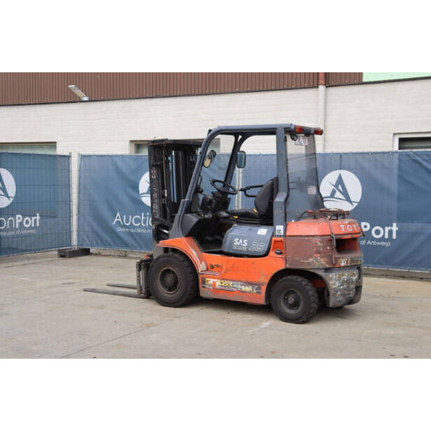 2000 Toyota 42-7FGF25-46722667