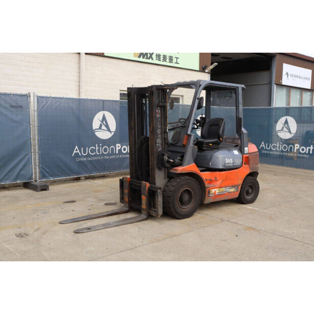 2000 Toyota 42-7FGF25-46722672